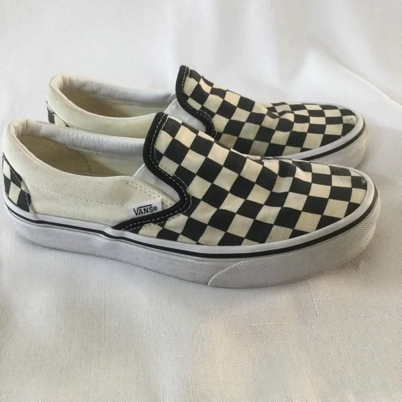 Vans Classic Slip-ons. Size 6 womens. 4.5 mens - Picture 2 of 10
